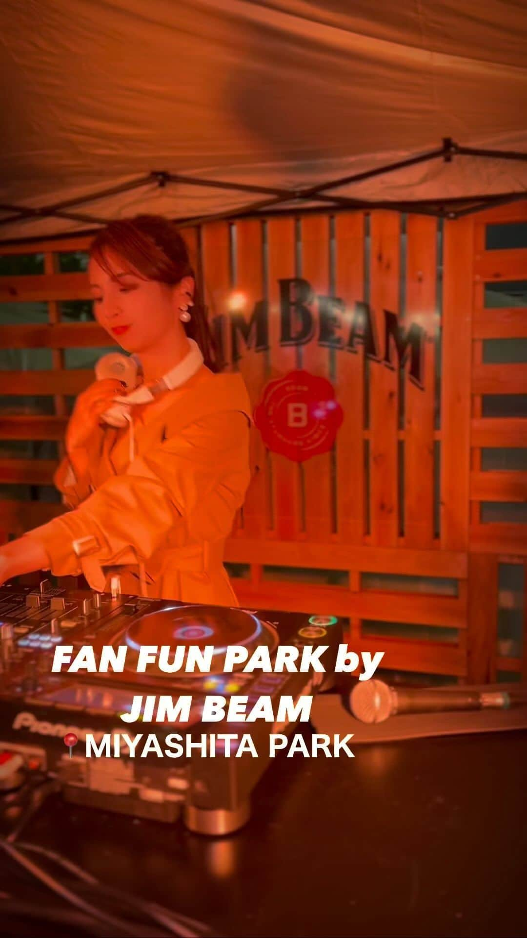 DJ Cellyのインスタグラム：「MIYASHITA PARKでJIM BEAMのイベントでした🍹 JIM BEAMのCMの使われてる曲が毎回凄く好みだったので、それっぽい曲を沢山かけられて嬉しくて趣味爆発したけど 多分同じような趣味の人たちがブース前に集まってくれてて嬉しかったな☺️ ハイボールもいろんな種類が楽しめて、とても素敵なイベントでした✌🏻 日曜日までミヤシタパークでやってるよ〜！  #jimbeam #funfunpark #miyashitapark #dj #djing #dj動画 #ジンビーム #渋谷」