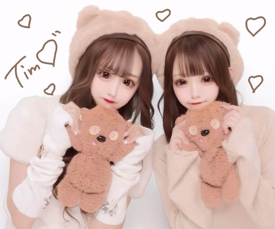 神楽ひなこさんのインスタグラム写真 - (神楽ひなこInstagram)「姉妹みたいでしょー♡♡かわいい？🧸  #ユニバ #USJ #プリクラ #ルートミー #ユニバコーデ #ティムコーデ」10月13日 19時45分 - hinako_kagura