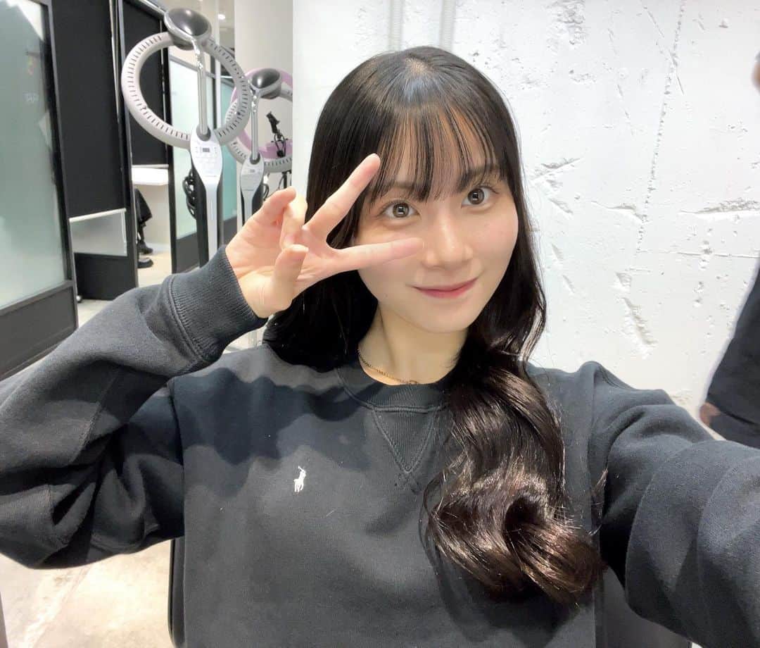 のインスタグラム：「寒くなってきたからトレーナー🐴🖤 これは、スエットかな？🙄🤍」
