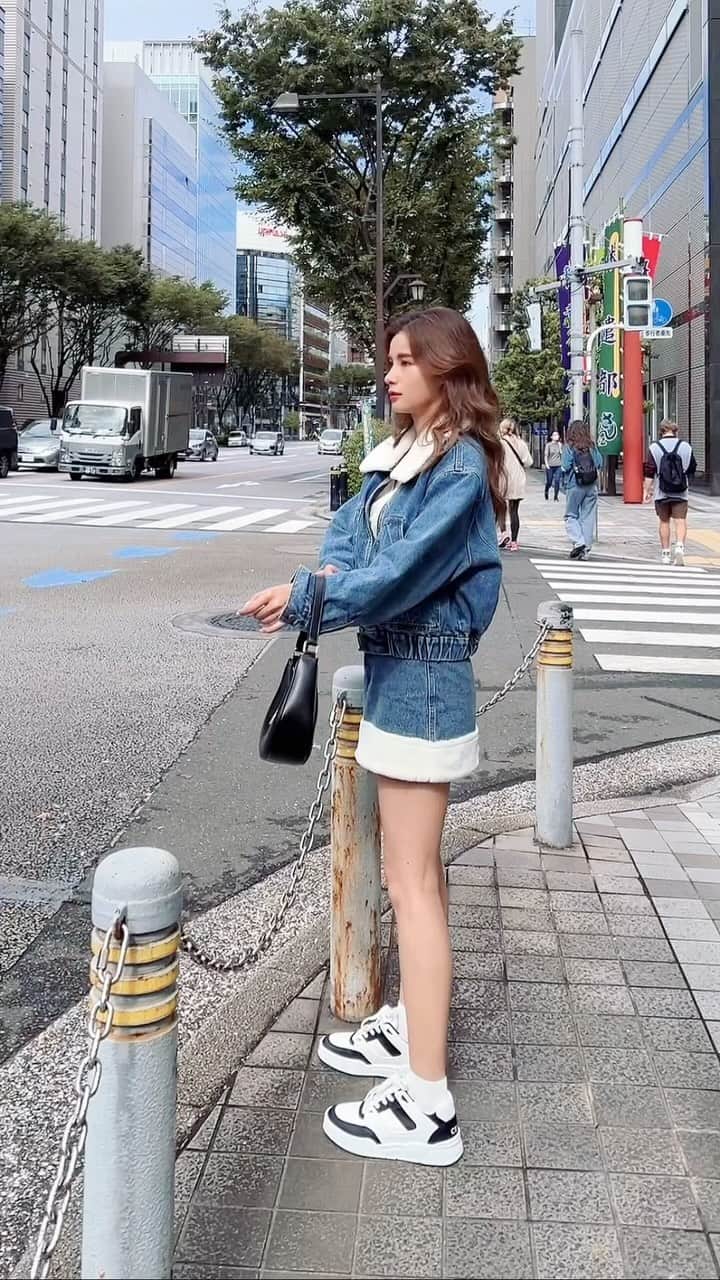 ウィウ＝ワンナロット・ソンティチャイのインスタグラム：「Wanna walk with me?☺️ #เดินมั่วทั่วโตเกียว」