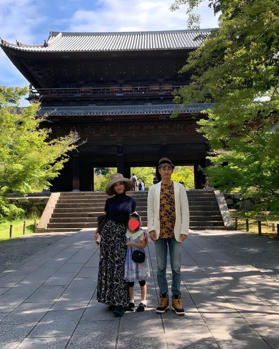 PINKYのインスタグラム：「初秋の南禅寺🙏✨🍂  ・・・・・・・  #love #happy #family #momlife #familytrip #京都 #初秋 #南禅寺」