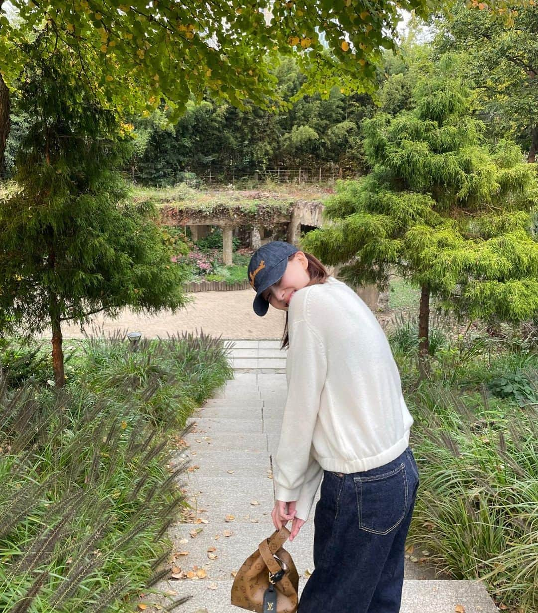 ナヨンさんのインスタグラム写真 - (ナヨンInstagram)「#광고 🍂🍂🍂 @louisvuitton @nicolasghesquiere #LVPrefall23 #LouisVuitton」10月13日 20時00分 - nayeonyny