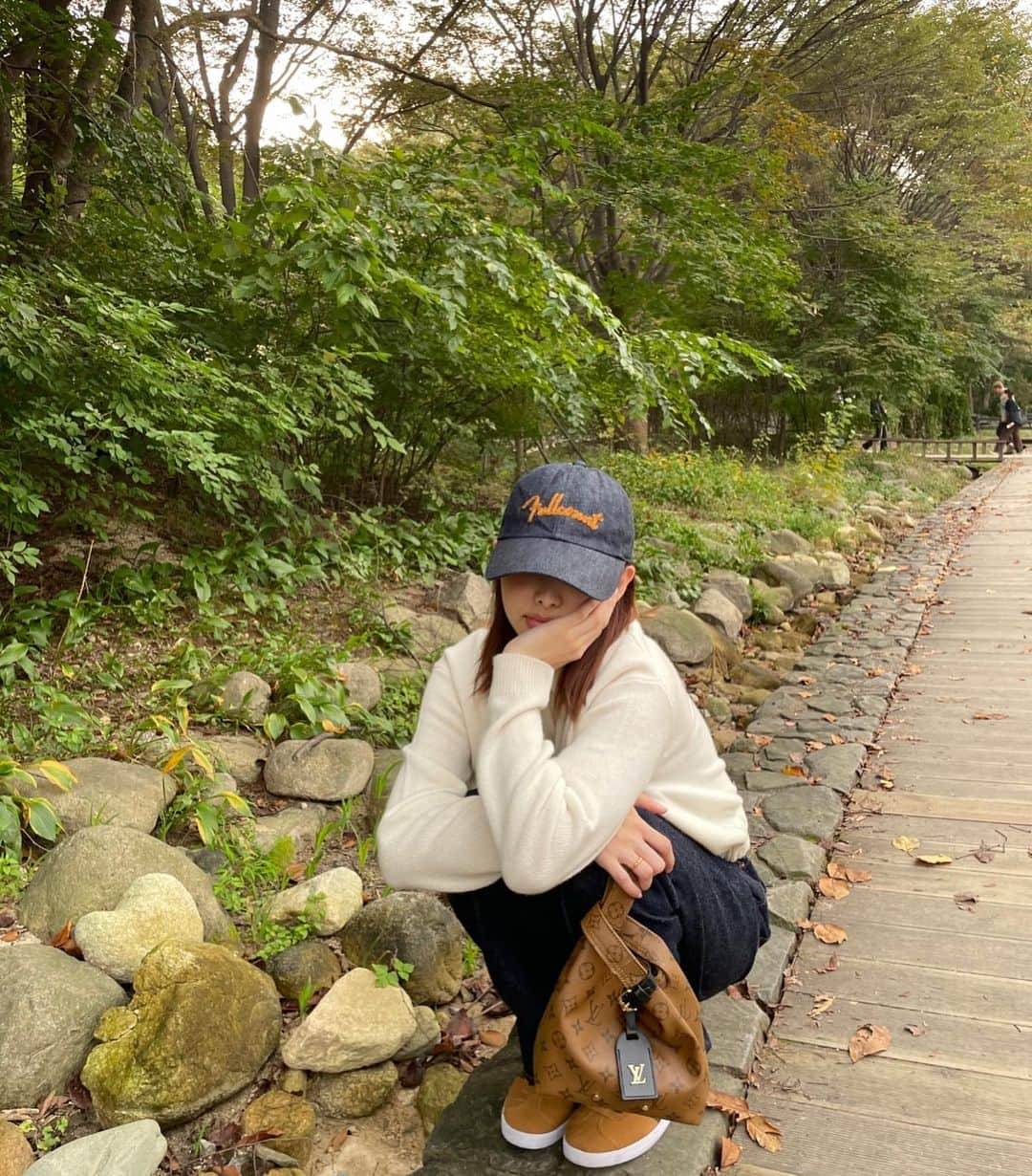 ナヨンさんのインスタグラム写真 - (ナヨンInstagram)「#광고 🍂🍂🍂 @louisvuitton @nicolasghesquiere #LVPrefall23 #LouisVuitton」10月13日 20時00分 - nayeonyny