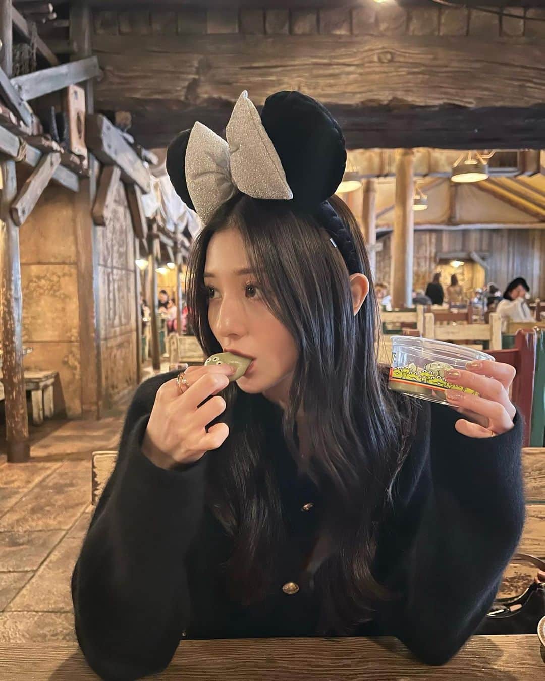 吉井美優さんのインスタグラム写真 - (吉井美優Instagram)「♡ トリックアートリートで 飴もらえた 🏰🎃  #disney#disneysea」10月13日 20時01分 - miyu_yoshii32