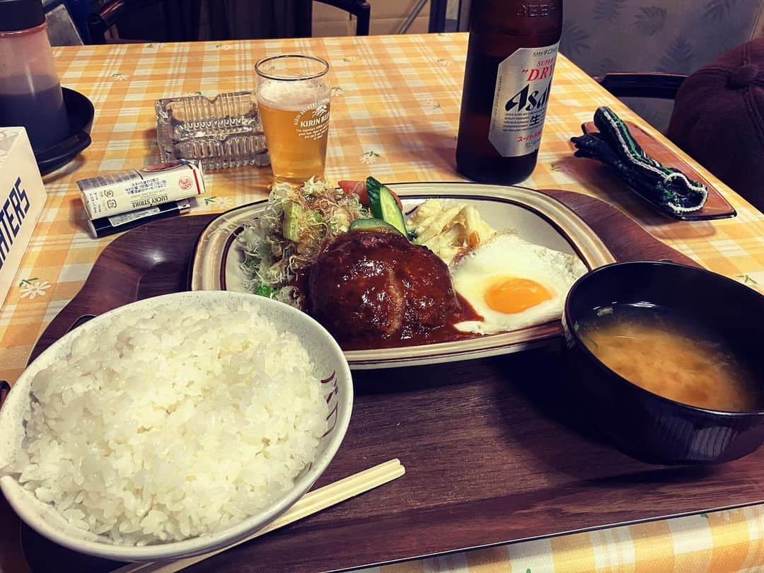 西田一紀のインスタグラム：「札幌で美味い飯にありつきました。 明日宜しゅうに。  #札幌 #OBANDOSS #ハンバーグ #麦酒」
