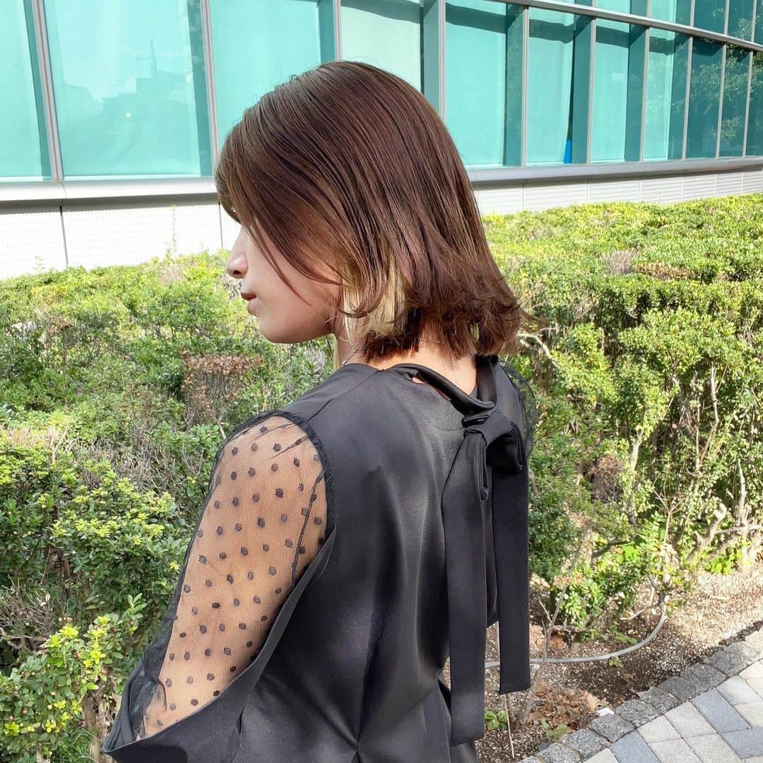 福山あさきさんのインスタグラム写真 - (福山あさきInstagram)「ガーリーなドレスを着てお出かけ⸜🌷︎⸝‍  ドットシースルーの袖部分が、ぽわんっとしてるのが可愛いくてお気に入り☺️  ドレスのシルエットが綺麗で美しい🫶  後ろに大きなリボンがあって、後ろ姿までかわちい…髪長かったらアップスタイルにして着たい🤦‍♀️💕  dress @fashionfan__official  ストーリーにリンク貼ったので見てね🍋   #PR #パーティードレス #パーティドレス  #結婚式コーデ #二次会コーデ #ドレス #コーデ #二次会 #お呼ばれコーデ #オケージョン #結婚式  #fashionfan」10月13日 20時08分 - fukuyama_asaki