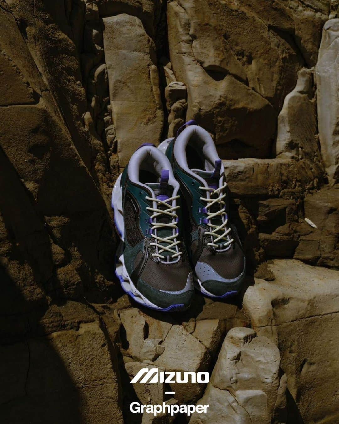 MIZUNO1906 Official Accountのインスタグラム：「・ Mizuno for Graphpaper WAVE PROPHECY β2 Graphpaper   Coming soon...  #mizuno #mizunosportstyle #ミズノ #美津濃 #graghpaper #グラフペーパー」