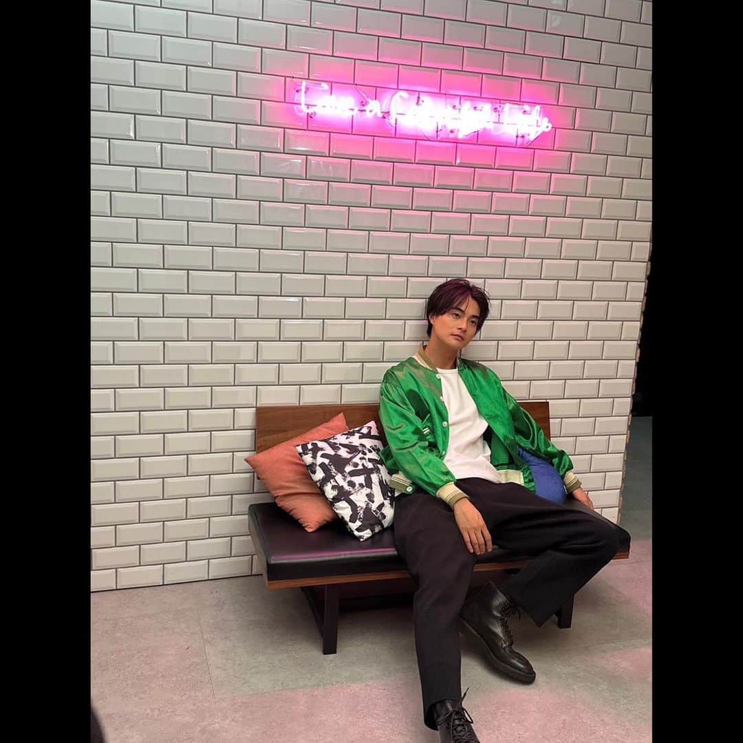 結木滉星さんのインスタグラム写真 - (結木滉星Instagram)「🎂  結木滉星バースデーイベントのグッズ&特典会の内容が発表になりましたー！！ オフショット公開😆  チケットの先行申し込みも残り2日です。 15日までなのでお早めに！！ 先行申し込みのお客様限定のオリジナルラバーバンドも可愛いので是非是非🤣🤣🤣  詳しい詳細リンクはストーリーとハイライトに！  今回は ・ブロマイド ・ステッカー ・アクリルキーホルダー ・スポーツウェア ・靴下 ・巾着 です！  #結木滉星 #バースデーイベント #2023 #オフショット #グッズ #特典会 #詳細みてみてね」10月13日 20時14分 - kouseiyuki_official