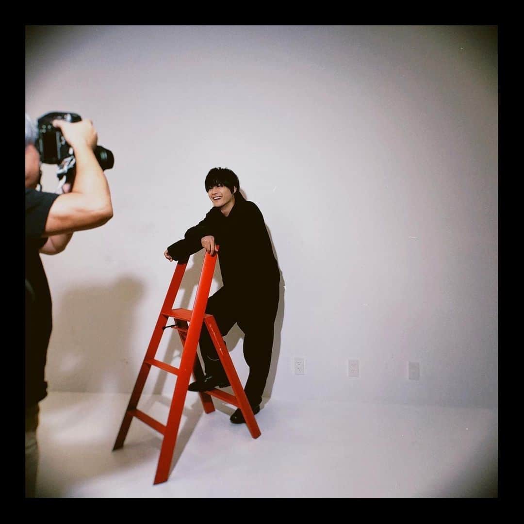 結木滉星さんのインスタグラム写真 - (結木滉星Instagram)「🎂  結木滉星バースデーイベントのグッズ&特典会の内容が発表になりましたー！！ オフショット公開😆  チケットの先行申し込みも残り2日です。 15日までなのでお早めに！！ 先行申し込みのお客様限定のオリジナルラバーバンドも可愛いので是非是非🤣🤣🤣  詳しい詳細リンクはストーリーとハイライトに！  今回は ・ブロマイド ・ステッカー ・アクリルキーホルダー ・スポーツウェア ・靴下 ・巾着 です！  #結木滉星 #バースデーイベント #2023 #オフショット #グッズ #特典会 #詳細みてみてね」10月13日 20時14分 - kouseiyuki_official