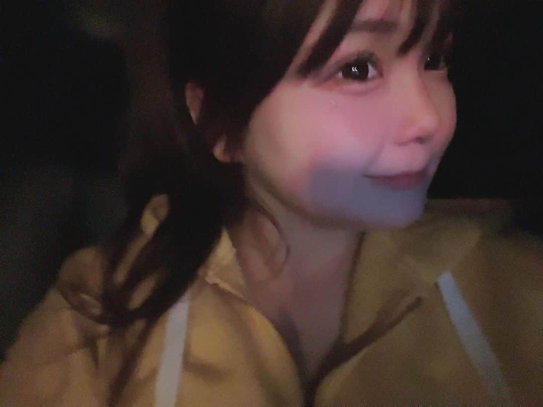 せりなのインスタグラム：「薄暗い感じ好き？」