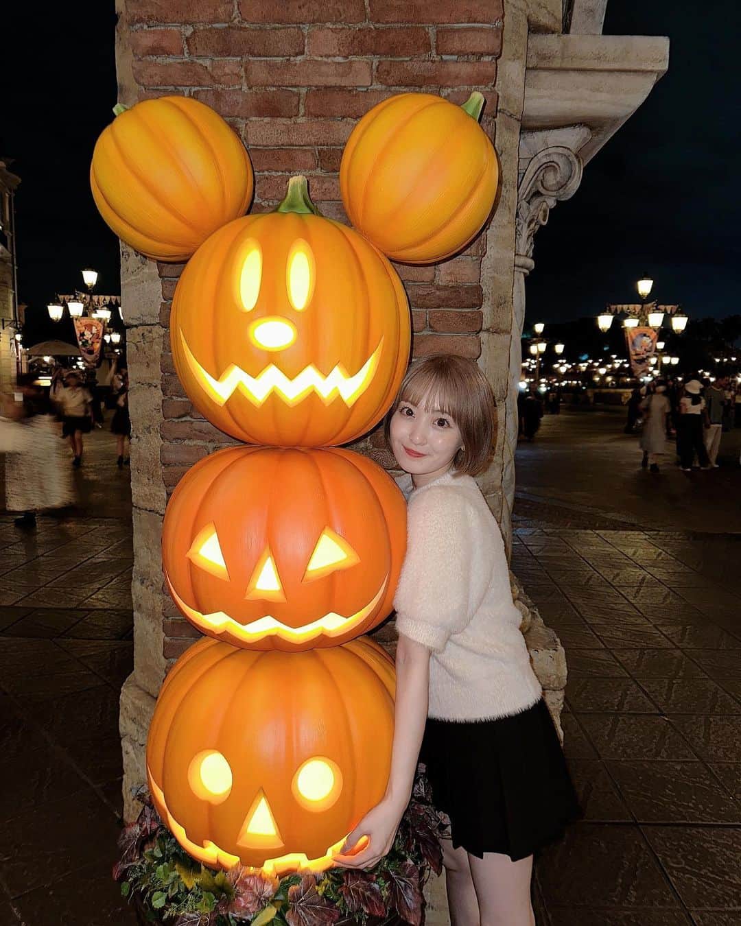 白井真緒さんのインスタグラム写真 - (白井真緒Instagram)「ハロウィンディズニー🎃🩸 ⁡ ⁡ ⁡ #Disney #ディズニーシー #dハロ #ハロウィンディズニー #ハロウィン #halloween」10月13日 20時31分 - kohaku_shirai_official