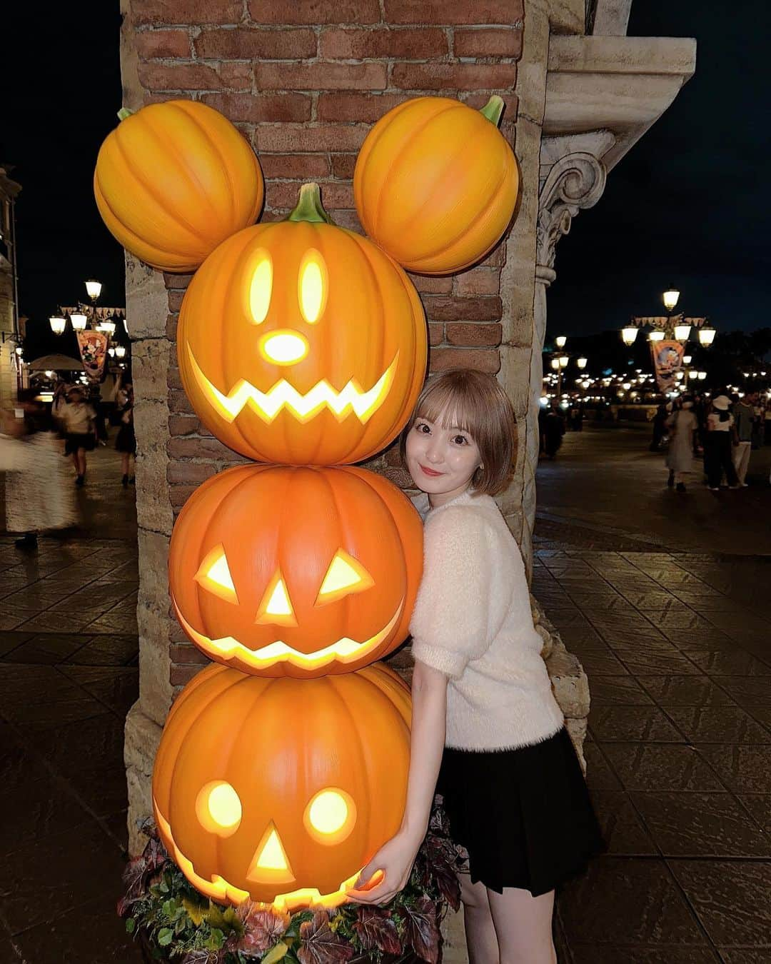 白井真緒のインスタグラム：「ハロウィンディズニー🎃🩸 ⁡ ⁡ ⁡ #Disney #ディズニーシー #dハロ #ハロウィンディズニー #ハロウィン #halloween」