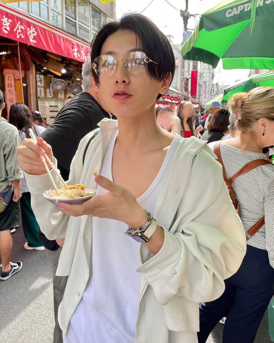 小西詠斗さんのインスタグラム写真 - (小西詠斗Instagram)「最近の趣味は築地へ行くことです🐟」10月13日 20時31分 - eito.konishi