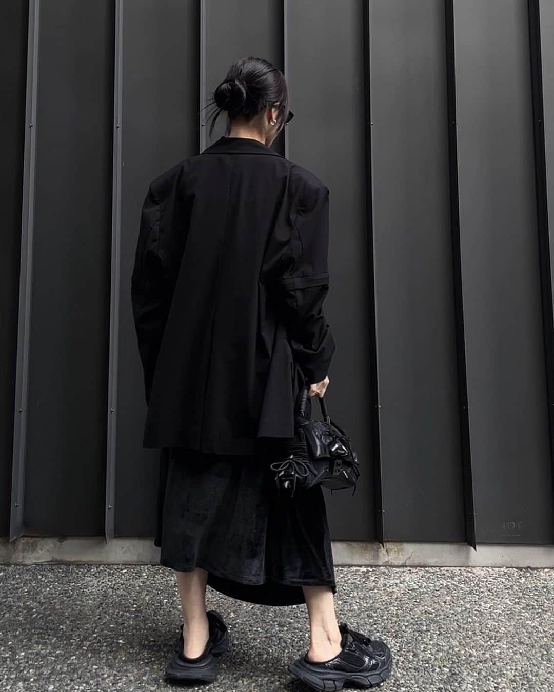 中村くるみのインスタグラム：「Back style🖤」