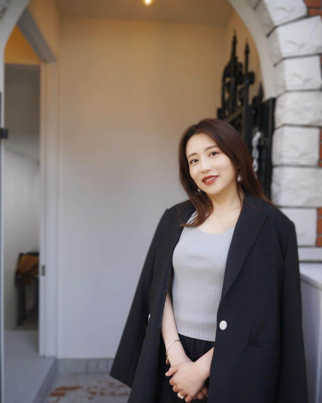 伊藤みくのインスタグラム：「⁡ 衣装でもお世話になっているlimueと 新しくできたブランドeloopsの展示会へ👗 ⁡ ジャケットスタイルいいよね♡ ⁡ ⁡ ⁡ #limue #eloops #ss ⁡」