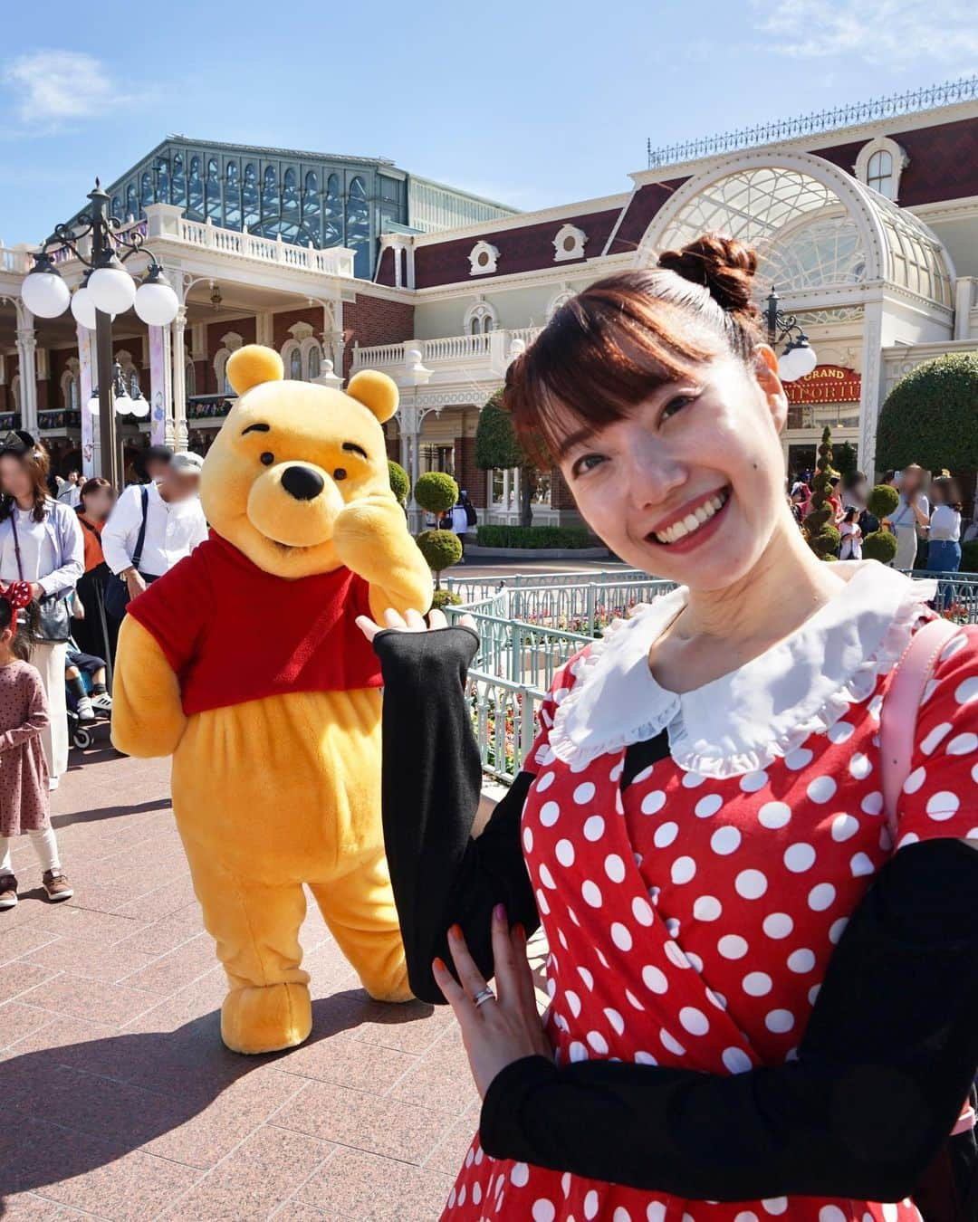 愛水せれ奈のインスタグラム：「. #くまのプーさん  #pooh #ディズニーランド #disneyland #東京ディズニーランド  #tokyodisneyland #東京ディズニーリゾート  #tokyodisneyresort #ディズニー  #disney  #tdl  #ディズニーハロウィン #dハロ #ディズニーコーデ  #ミニー #シンデレラ城 #スパークリングドリンク (#シトラス ) #ザガゼーボ」