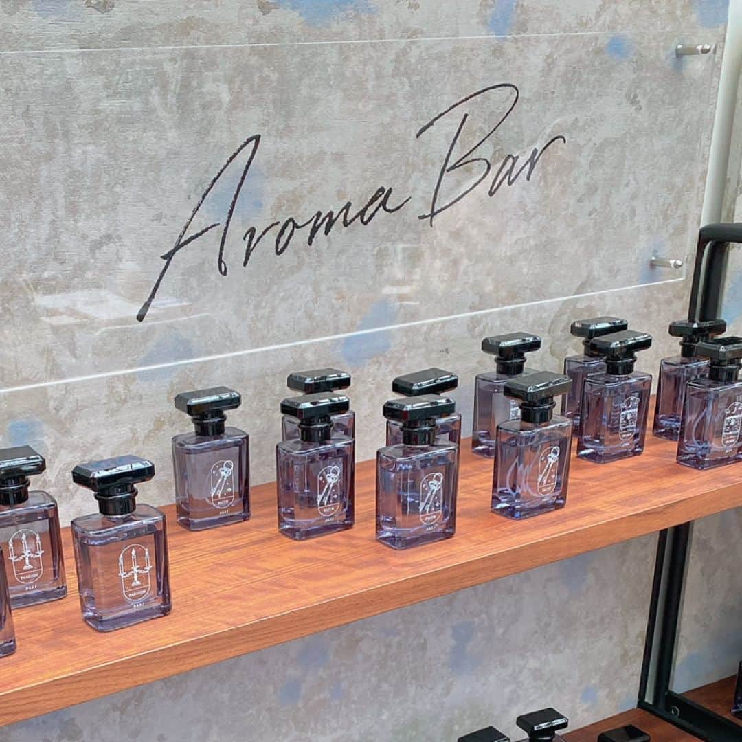 日本アロマ環境協会(AEAJ)さんのインスタグラム写真 - (日本アロマ環境協会(AEAJ)Instagram)「11月開催の『アロマフェスタ2023』では、昨年ご好評だった「Aroma Bar Color your time～生まれ年からつくる自分だけの香り～」を今年も実施いたします。  九星占いと干支（十二支）をテーマに、オリジナルのカウンセリングを行い、ご自身にぴったりのアロマスプレーを作ってみませんか？  当日、各会場にて整理券を配布いたしますので、参加をご希望の方は事前に入場登録を済ませ、ご来場ください。 整理券をお持ちのうえ、開始5分前にAroma Bar受付へお越しください。  -------------------- 『アロマフェスタ2023』への参加方法は特設サイトよりご覧ください。 ※アロマフェスタ2023と検索  ▼「Aroma Bar Color your time ～生まれ年からつくる自分だけの香り～」 申し込み：当日各会場にて、整理券を配布 参加費　：AEAJ会員1,650円、一般3,300円（税込）  ＜Aroma Bar 整理券配布・実施場所＞ アロマフェスタ特設サイト内、コンテンツ「ワークショップ」 「詳細・整理券配布時間はこちらをクリック」よりご覧ください。  ＜整理券配布時間＞ ・10:30（11:00～13:00開始の回） ・12:30（13:30～15:00開始の回） ・14:30（15:30～17:00開始の回） ※参加費お支払い後に整理券をお渡しいたします ※Aroma Barは毎時00分、30分開始 ※各回5席、満席となり次第配布終了 --------------------  #アロマフェスタ #アロマフェスタ2023 #イベント #aeaj #アロマの日  #aroma #アロマ #アロマテラピー #精油  #ワークショップ #aromabar #アロマバー #アロマスプレー #九星占い #干支 #十二支」10月13日 21時00分 - aromakankyo_aeaj
