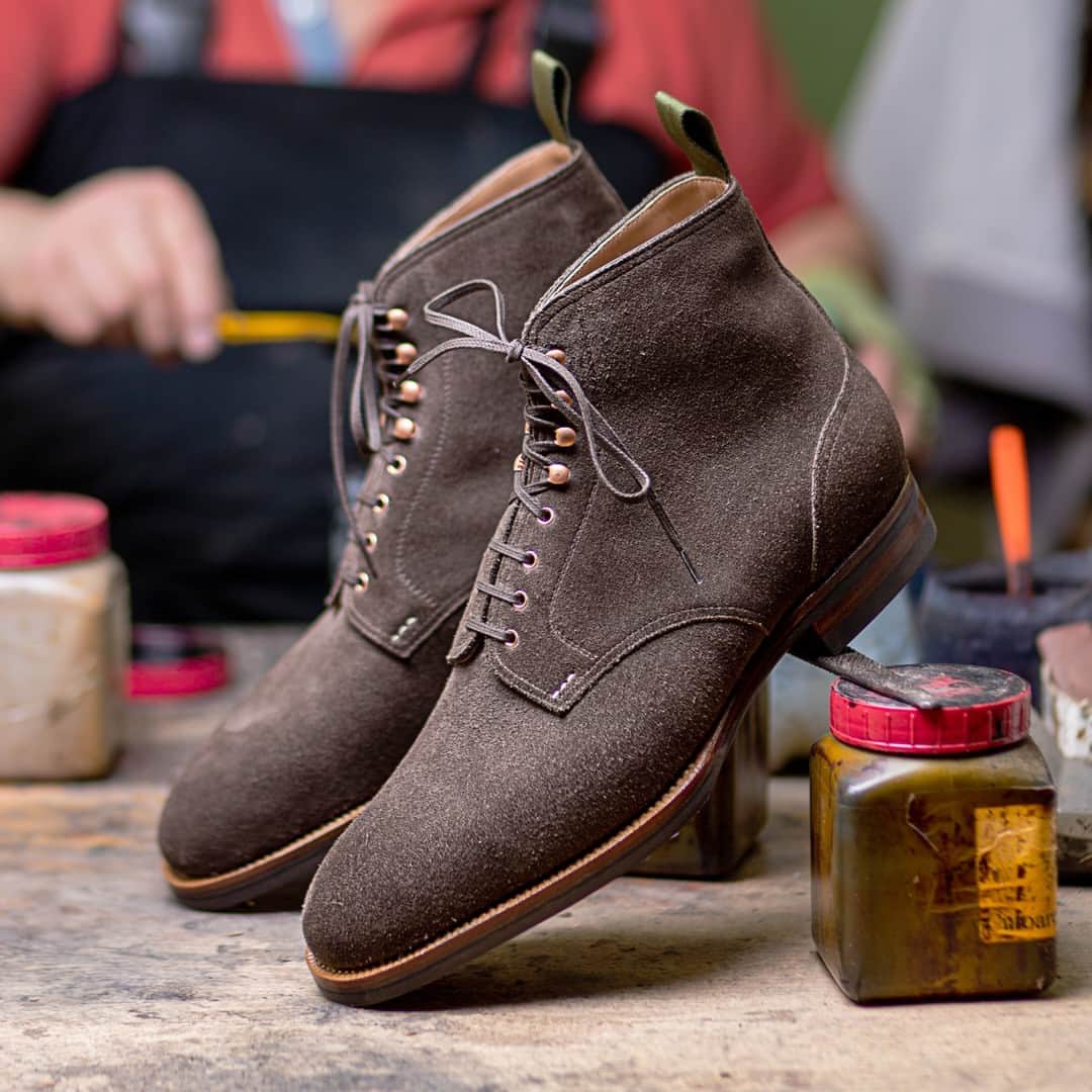 のインスタグラム：「These boots are made for walking .... Into winter in style.⁣ Discover our extensive range of handcrafted boots online.  #shoes #handmadeshoes #madetoorder #mtoshoes #bespokeshoes #handwelted #shoeporn #madebyhand #shoestagram #agentlemanschoice #onlyforgentlemen」