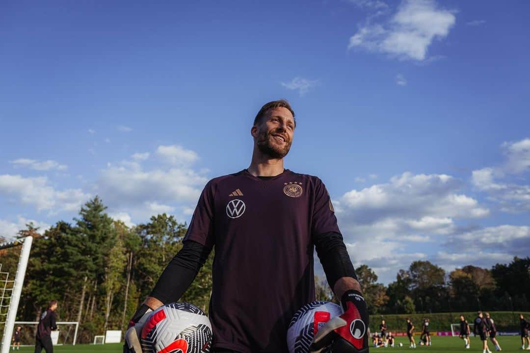 オリヴァー・バウマンのインスタグラム：「Auftakt 🇺🇸 @dfb_team 🇩🇪Saturday 💪🏼」