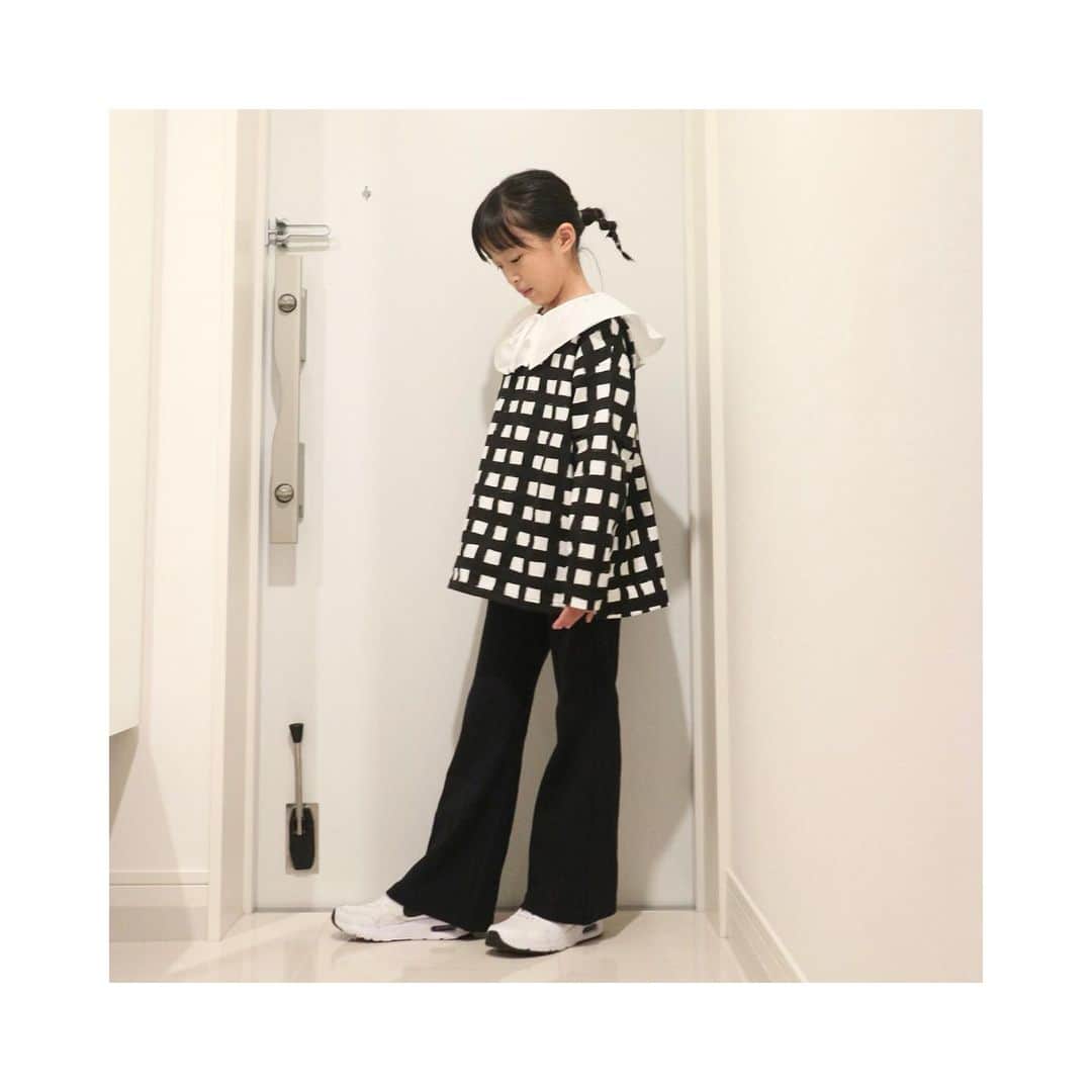 utan0925のインスタグラム：「10/13⑅◡̈* * ブランシェスアンバサダー☺︎ * 人気スタイリスト金子綾さん プロデュースのお洋服◡̈♥︎ 「b.+A  branshes by AYA KANEKO」 どれもかわいすぎるーー♡︎♡︎ * @branshes ☺︎♪ 【b.+A 】付け衿 (L ブラック) 【b.+A 】長袖Tシャツ(140cm ミックス) 【b.+A 】フレアパンツ (140cm ブラック) ☺︎さら☺︎130㎝/24kg * #branshes#ブランシェス #PR #ピーアール *」