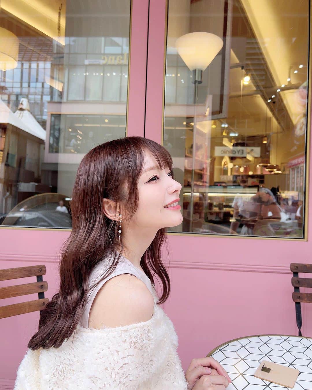 上田操のインスタグラム：「🩷🩷🩷 . . . . . #korea #trip #pink #cafe  #韓国　#旅行」