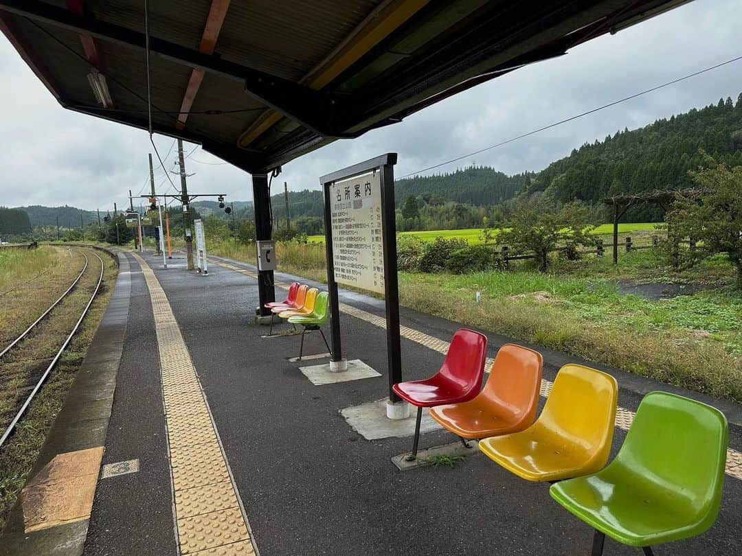 宮本沙恵のインスタグラム：「義弟の剣道を観戦しに鹿児島県へ行ってきました✈️✨ . タクシーもバスも無くて途方に暮れていたら駅で出会ったおじさんが会場まで送ってくれたの〜😫 人が優しいのも田舎町の素敵なところだよね💓  無事大会にも間に合い夜は鹿児島の街で遊びましたとさ🫶 地元の方に教えてもらった焼酎バーがなんとも素敵でまた行きたい😆 オススメです！　@bar.ishizue」