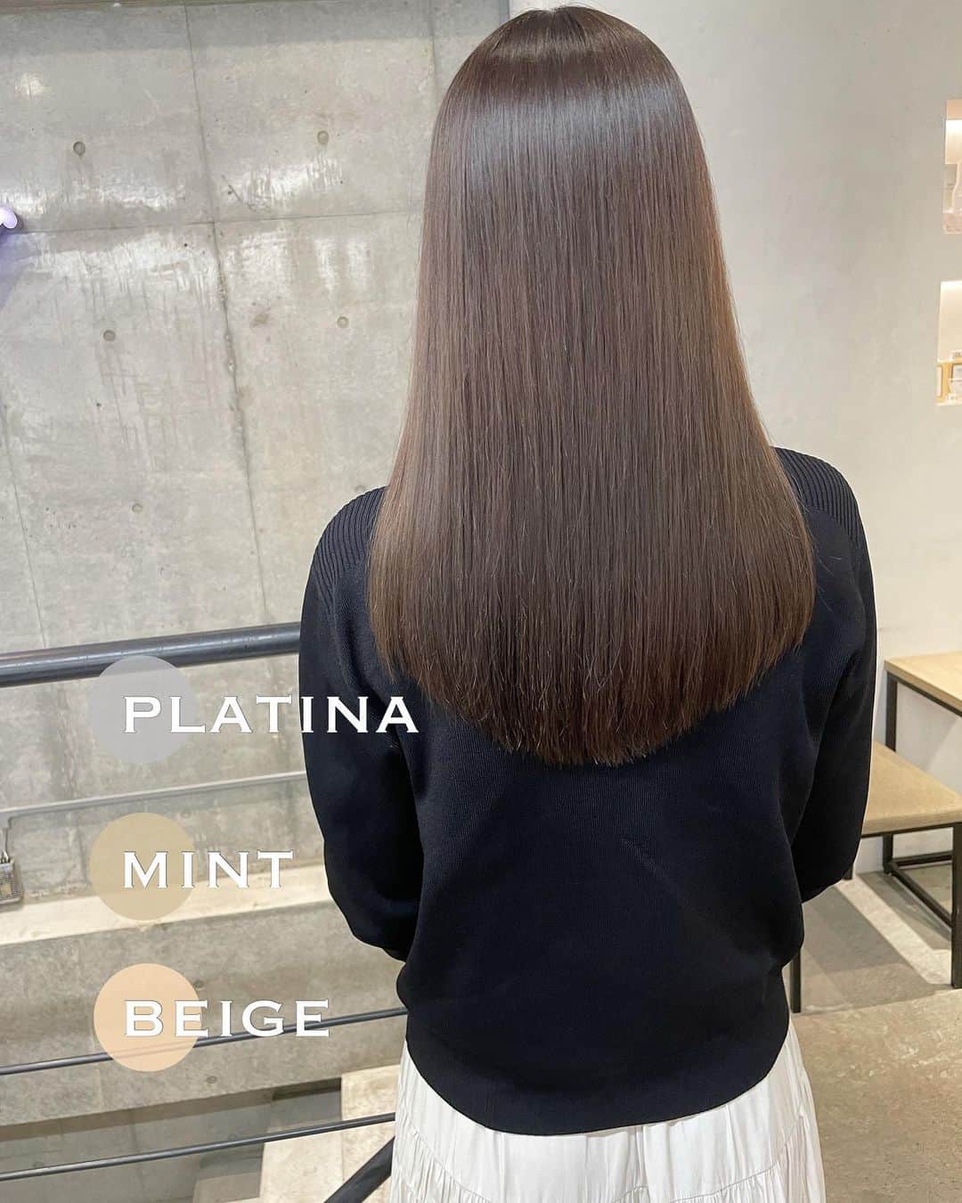 吉田達弥のインスタグラム：「- platina mint beige - 赤みのない透明感が綺麗なベージュカラーにツヤ出しでプラチナを足しました🍃 ⁡ - menu - cut + premium color + quick treatment ⁡ #カット #カラー #レイヤーカット」