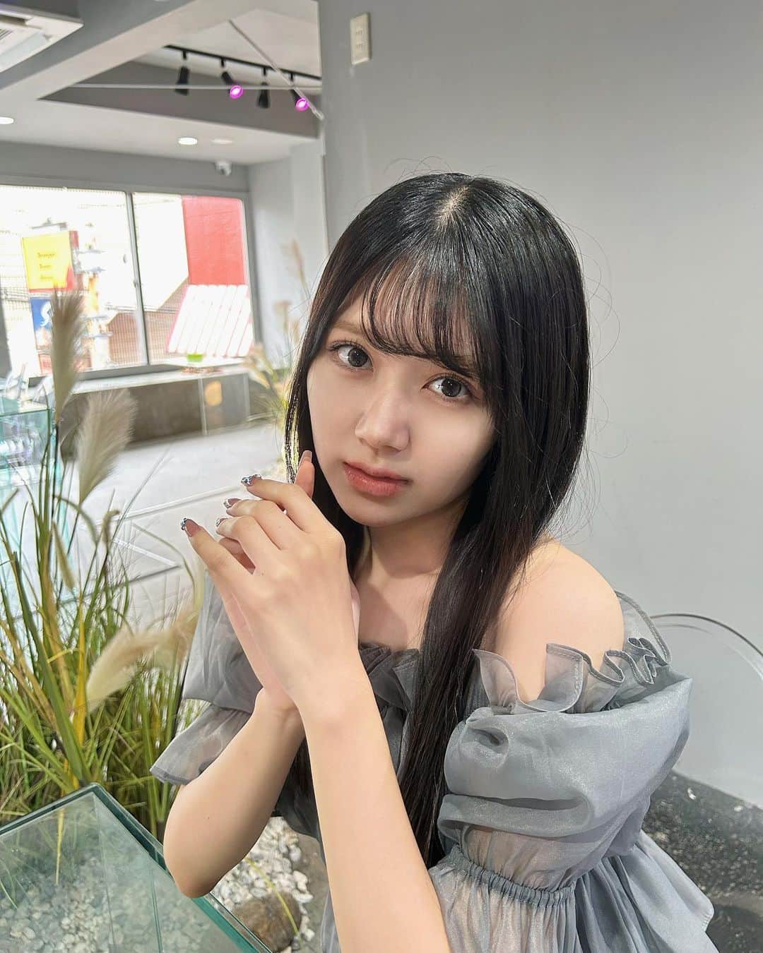 村上和叶のインスタグラム：「メイクちょっと変えてみた( ꇐ₃ꇐ ) どうー？   #新大久保カフェ  #grl  #cafein」