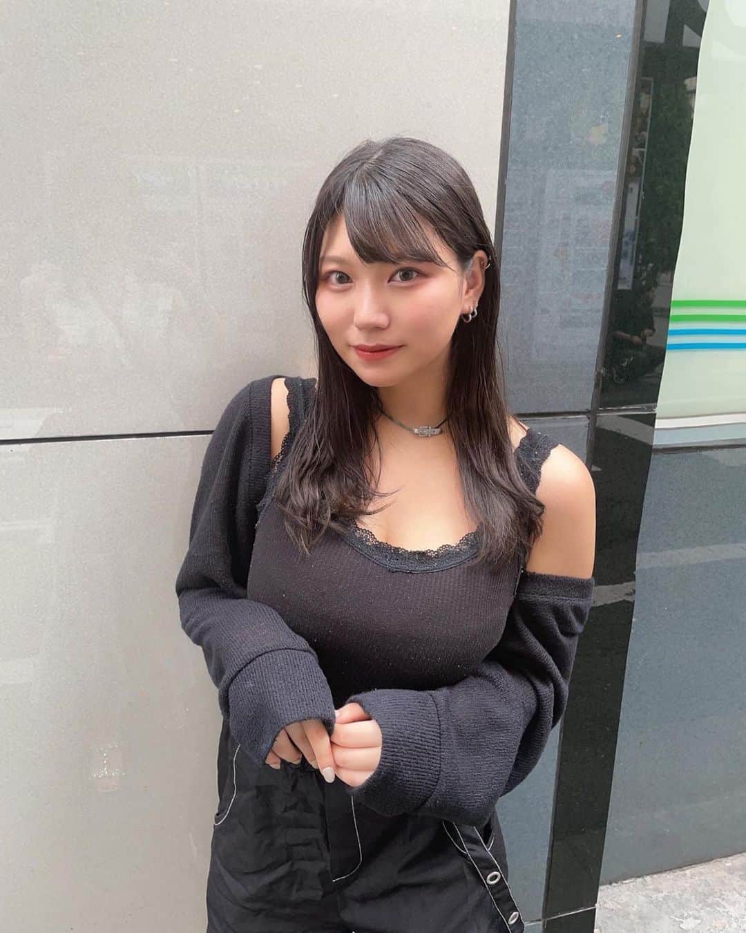 のインスタグラム：「今回ご紹介させていただくのは ▶︎▷▶︎ @mmeeoo914 さん ⁡ ⁡ *- - -*- - -*- - -*- - -*- - -*- - -* ⁡ 素敵な投稿をありがとうございました☺️ ⁡ ⁡ 美女ホリダーでは、 他にも可愛い女の子・綺麗な女の子を 紹介しているので、 ぜひプロフィールから覗いてみてください！✨ ⁡ #美女ホリダー を付けるか、タグ付けで、 皆さまの素敵な投稿をピックアップして ご紹介させていただきます♪ ⁡ ⁡ #美少女図鑑 #可愛い女子 #女子高校生 #ミスコンテスト #女子大学生 #自撮り女子部 #ティックトッカー #グラビア撮影 #美人モデル #美女スタグラム #インスタ美女 #ポートレート女の子 #エロかわ #美人さん #水着女子 #清楚系 #癒し系女子 #あざとい系女子 #可愛い女の子と繋がりたい #セルフィー女子 #自撮り女子部 #自撮り部 #スレンダー #スレンダー美人 #黒髪女子 #黒髪ロング #黒髪ストレート #日本美女」