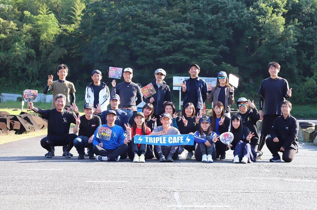 采女華のインスタグラム：「トリプルカフェ走行会@白糸スピードランド  #TRIPLECAFE #トリプルカフェ #riderscafe #motorcycle #circuit #走行会」