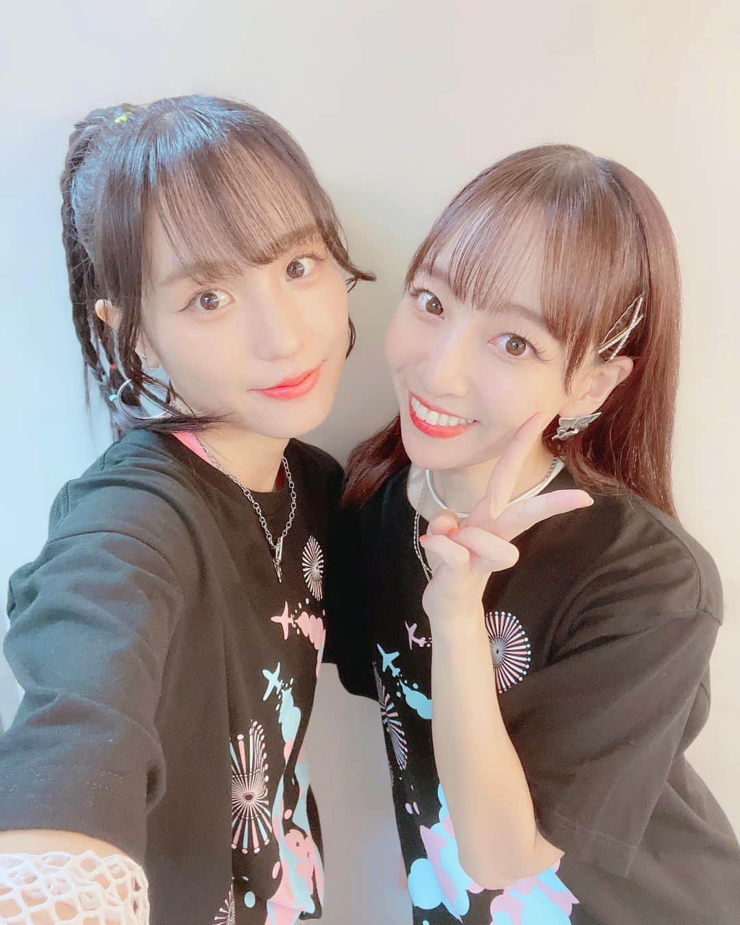 のインスタグラム：「新横浜LiTでの #わた雪ツアー 終了！ お越しいただきありがとうございました🤗✨ 平日の夜のライブ、すっごく楽しかった〜🙌🙌次回は10/21(土)いよいよ私の地元長崎！ 現在チケットがイープラスにて販売中なので、ぜひお越しくださいませ💖   #ビタスイ #わた雪 #bittersweet #田﨑あさひ」