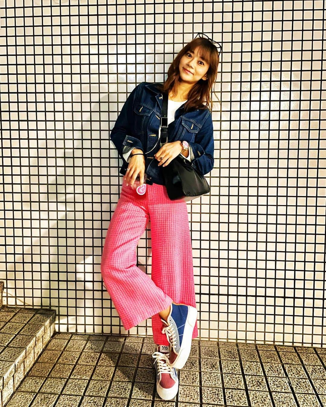 指出瑞貴のインスタグラム：「🩷🩵 #さ私服  👟/ @noname.japan ☺️😉  可愛すぎて一目惚れしたカラー^ ^ ちょっと厚底なのに歩きやすくて嬉しいー😌😌🩷 エモきゃわに撮ってくれた @kaede626 💙  Thank you 🫠🫠  #noname #nonameshoes #sneakers  #ノーネーム #ノーネームスニーカー #スニーカーコーデ」