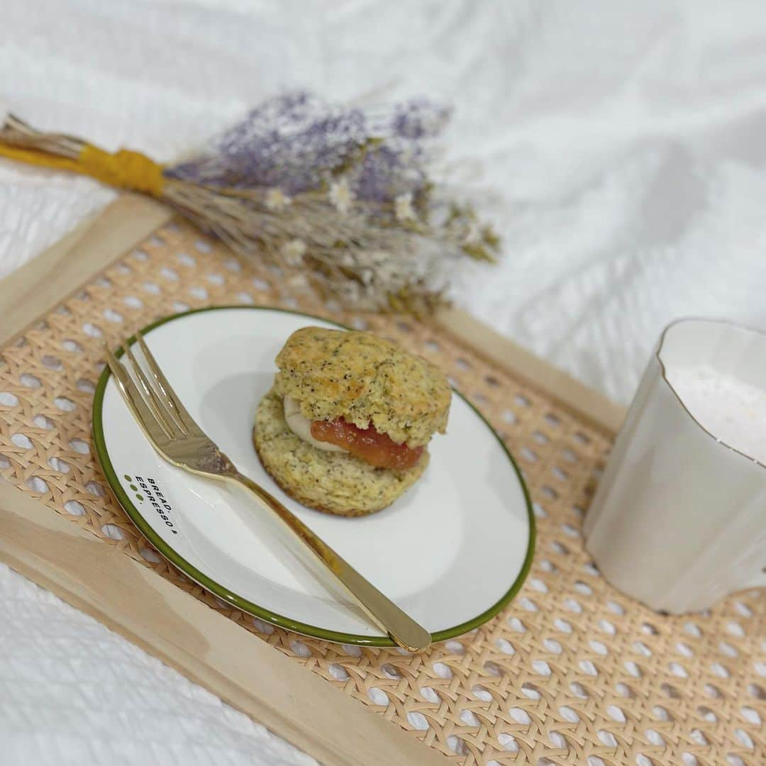 藤崎未夢のインスタグラム：「♡‬ しばらくカフェに行く時間がなかったとき おうちカフェ開催してた☕️☁️ . .  #新潟スイーツ部 #おうちカフェ」