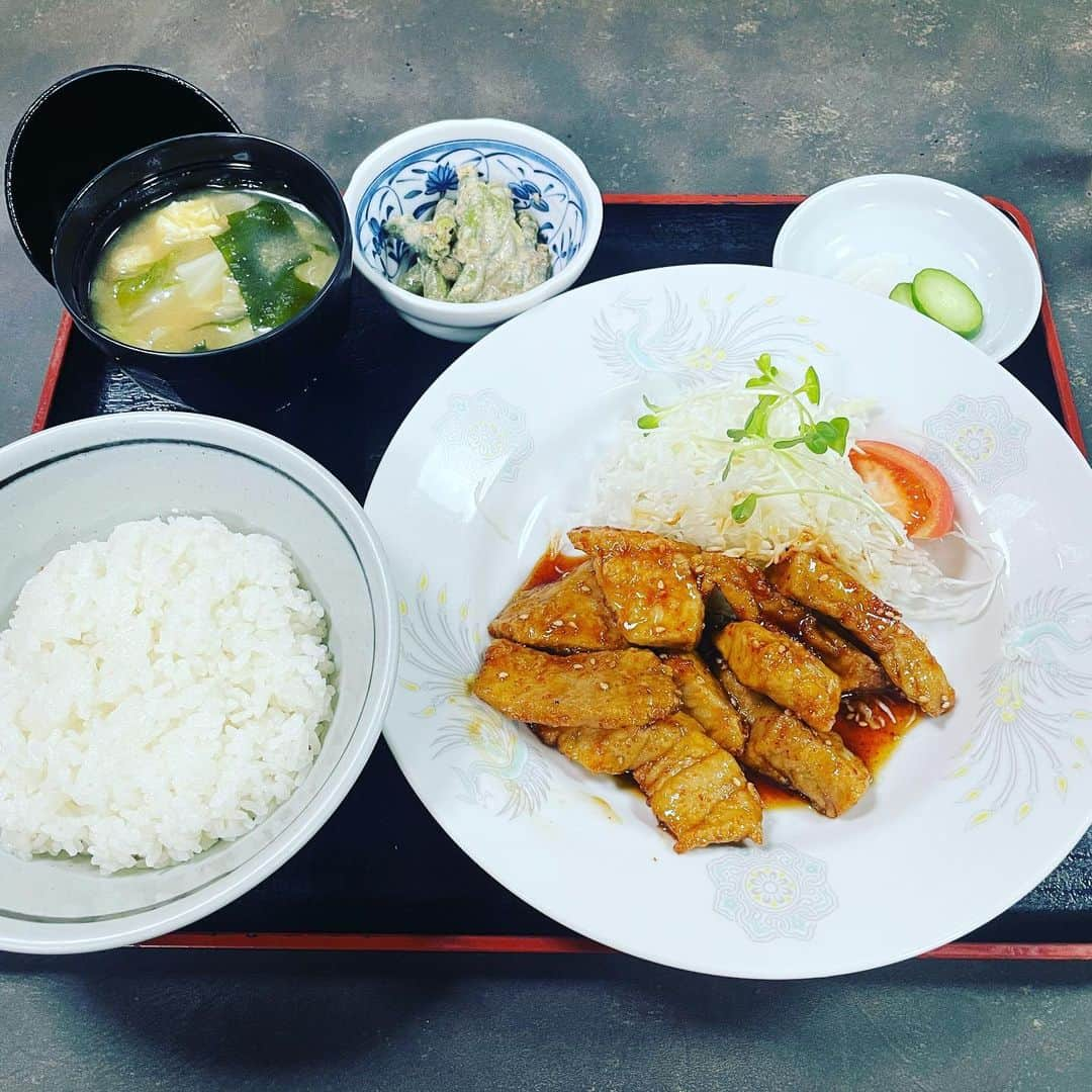 Q太郎のインスタグラム：「#さいたま市#浦和区#elan#エラン#仕事前に#食事#定食屋#マグロスタミナ焼き定食」