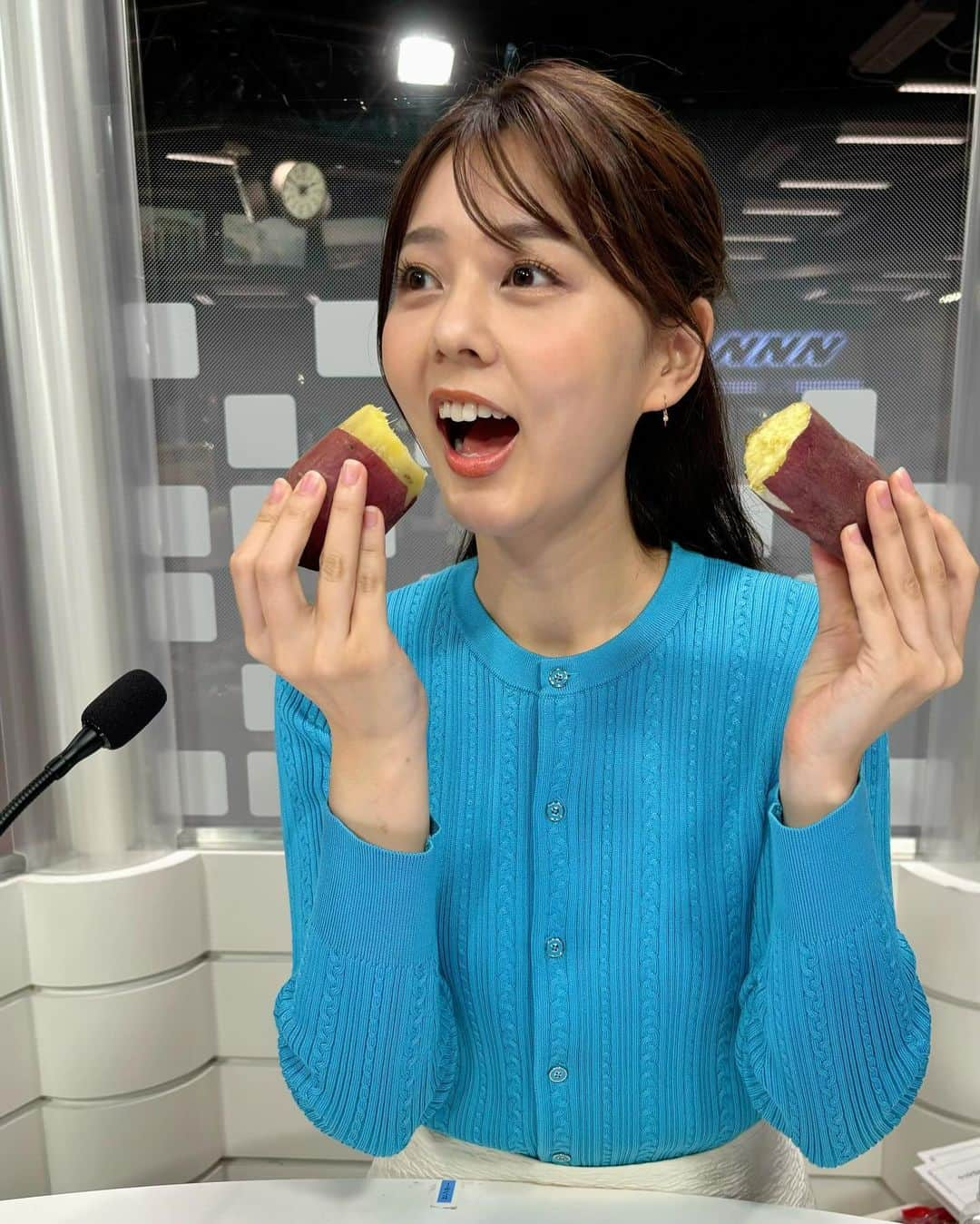 佐藤梨那のインスタグラム：「🍠  さつまいもの日。  こちらはシルクスイートと紅あずま。 とても美味でございました🍠  おいもさんが美味しい季節🫶  #栗よりうまい十三里  👗#ropepicnic」