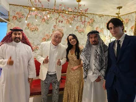 高須克弥のインスタグラム：「挑戦的CM撮影終了なう」