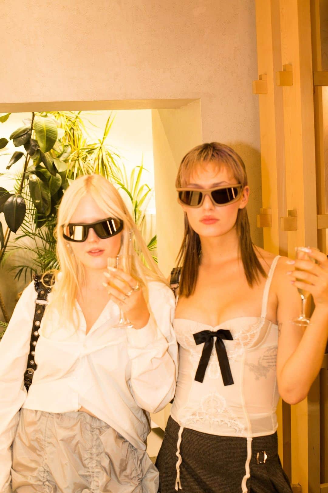 MYKITAさんのインスタグラム写真 - (MYKITAInstagram)「Get fresh at the weekend – in the spirit of Friday, we wanted to share impressions from our Avant-Premiere event for MYKITA | @032c at @marclebihan during PFW. Bisous to all our gorgeous guests for joining us and bringing their best style game.   Sign up for MARFA via the link in our bio.」10月13日 22時01分 - mykitaofficial