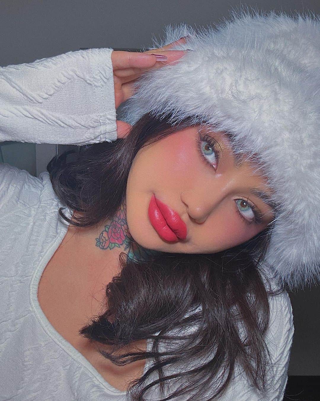 のインスタグラム：「この日ビジュ高めやと思ったら @maccosmeticsjapan ホリデー使ってメイクしたからや🤍🎄🎅🏻かわちいぃのよ🤍 #PR #maccosmetics #ホリデーコレクション」
