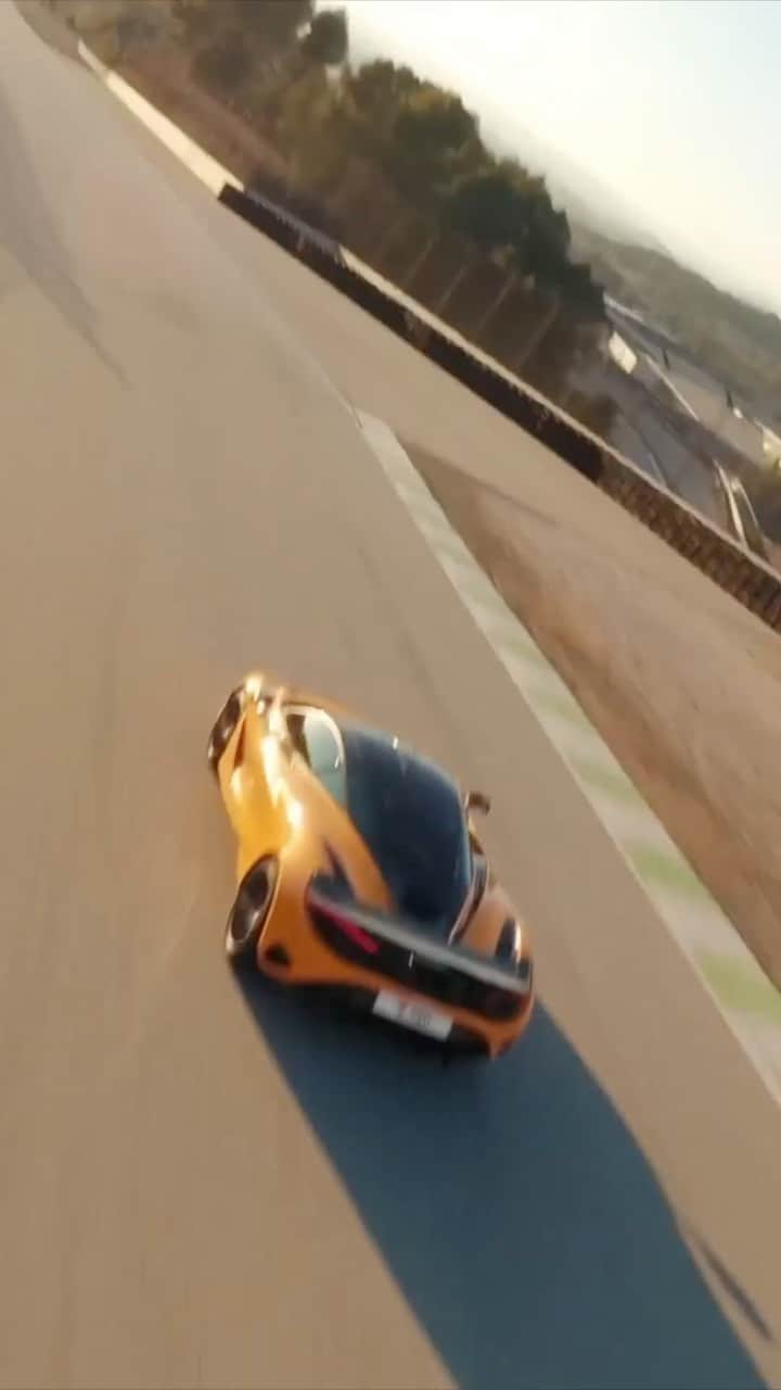 McLaren Automotiveのインスタグラム