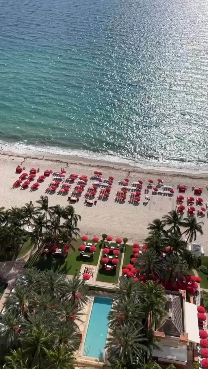 The Luxury Lifestyle Magazineのインスタグラム：「Come and discover @acqualinaresort  #AcqMoments #LeadingHotelsOfTheWorld #SunnyIsles #FiveDiamond」