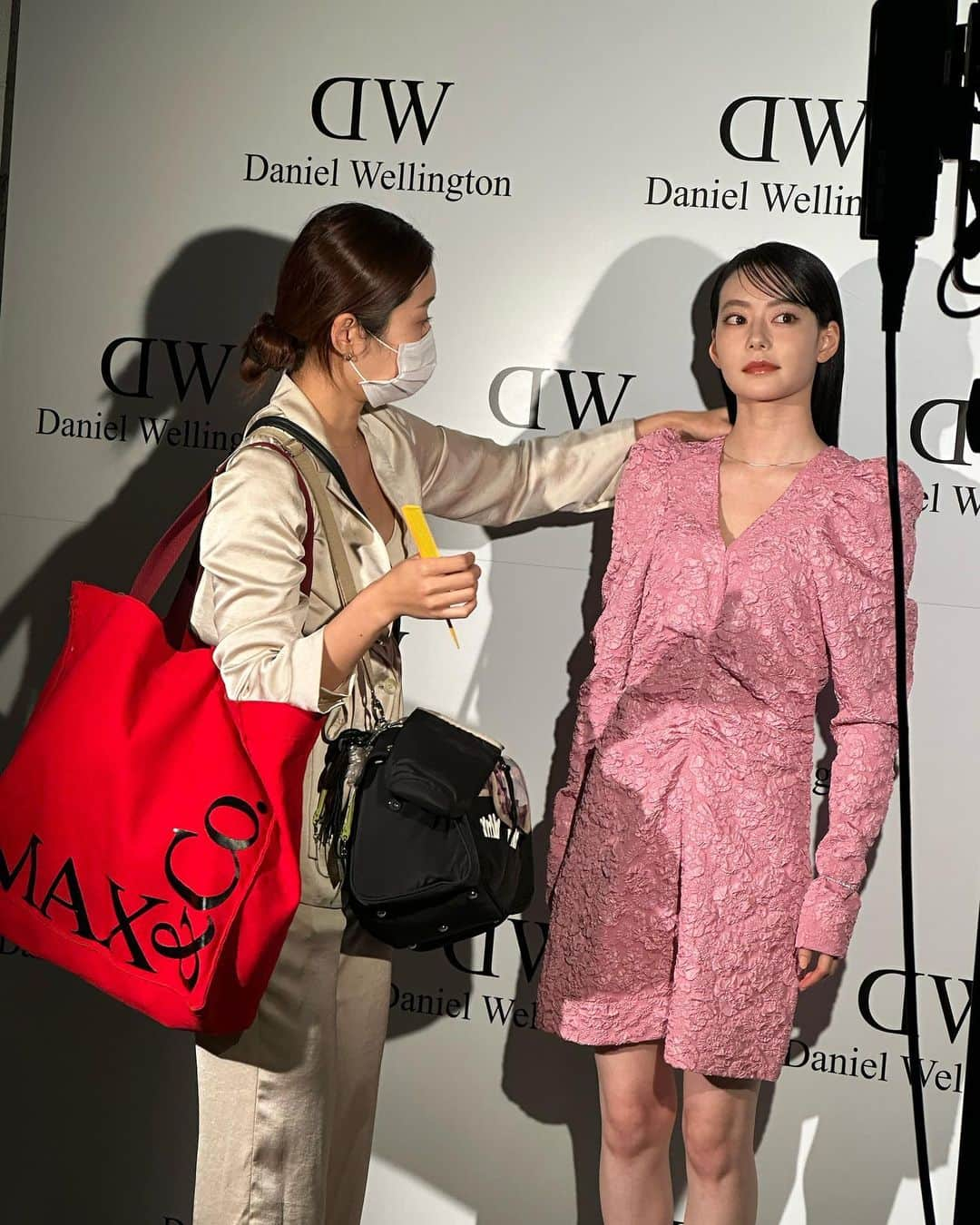 Etsuna otsukAさんのインスタグラム写真 - (Etsuna otsukAInstagram)「スーパー可愛い美少女 @mikan.mandarin ちゃんと@danielwellington  イベントにお邪魔しました💓楽しかった！！素敵な時計とブレスレットなどプレゼントをいただいてありがとございます✨ #danielwellington」10月13日 22時10分 - etsunaotsuka