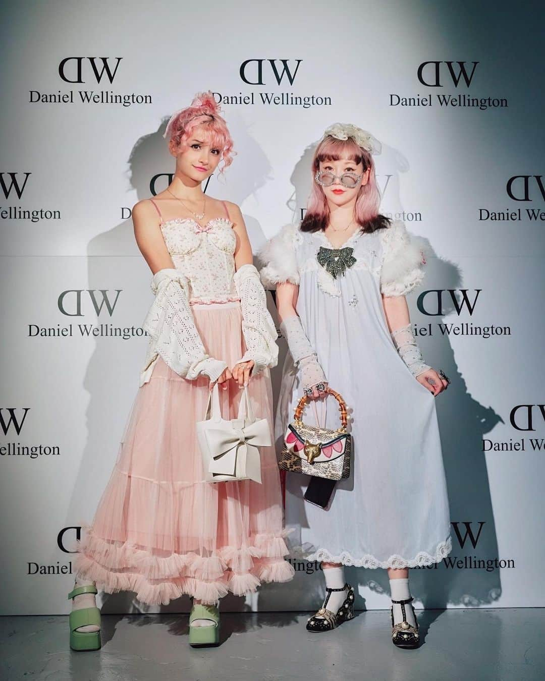 Etsuna otsukAのインスタグラム：「スーパー可愛い美少女 @mikan.mandarin ちゃんと@danielwellington  イベントにお邪魔しました💓楽しかった！！素敵な時計とブレスレットなどプレゼントをいただいてありがとございます✨ #danielwellington」