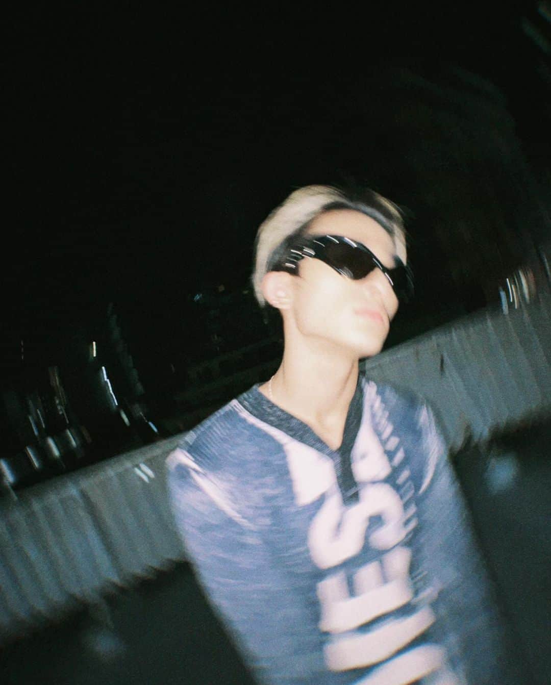 桑山隆太（WATWING）のインスタグラム：「@gentlemonster   一目惚れした。。  これからよろしくね笑笑  #gentlemonster #sunglasses」