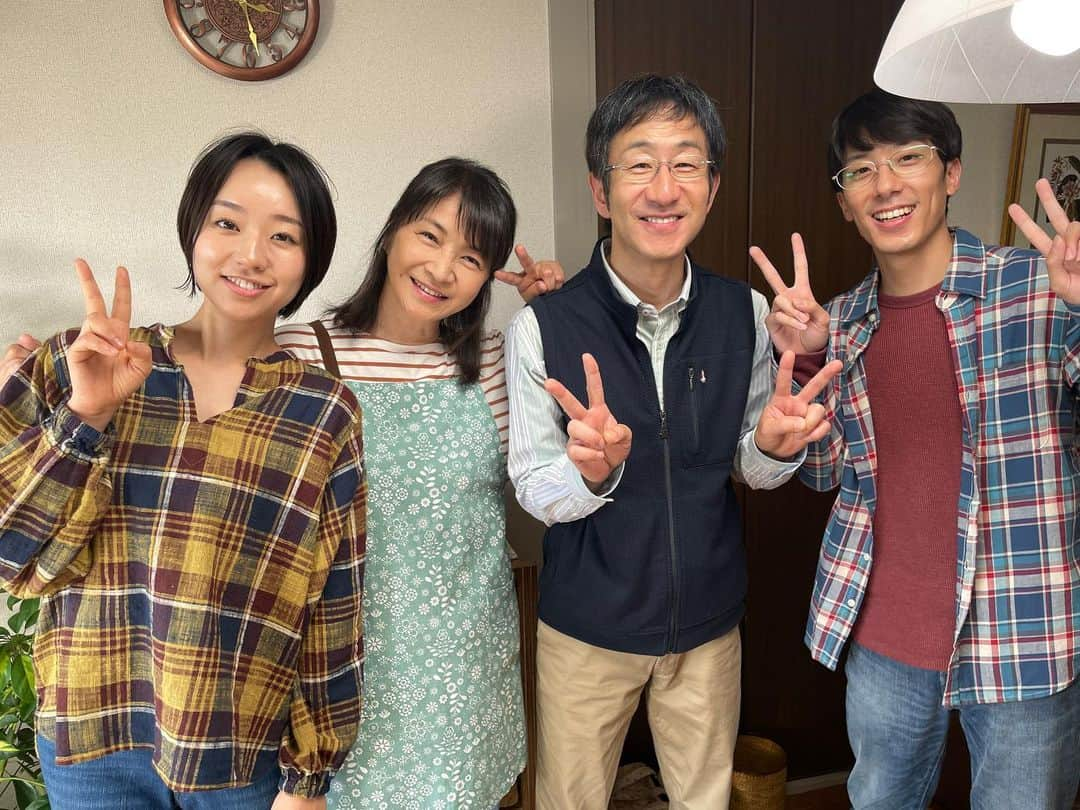 きのう何食べた？ season2さんのインスタグラム写真 - (きのう何食べた？ season2Instagram)「.  #きのう何食べた？ season2 第2話 今日深夜24:12から放送  富永家のみなさんも登場します✌️ 放送まで、あと2時間！！！  #田中美佐子 #矢柴俊博  #真凛 #長友郁真 #テレビ東京」10月13日 22時12分 - movie_nanitabe