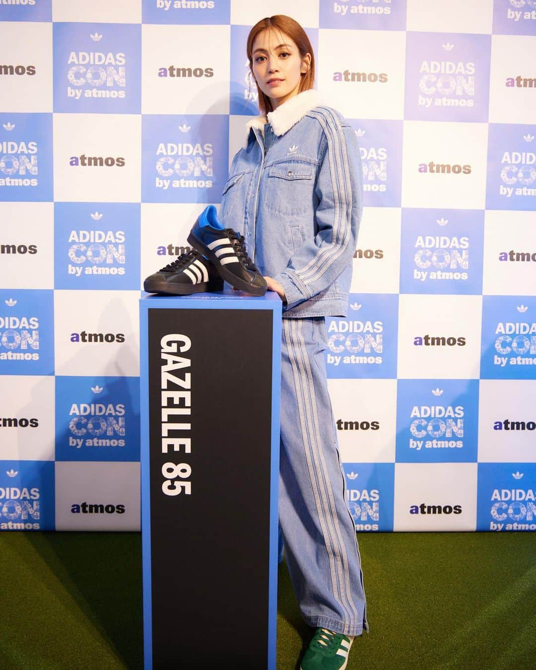 楓さんのインスタグラム写真 - (楓Instagram)「"adidas con by atmos"  10月14日(土) 15日(日)に Jing Harajukuにて二日間限定で 開催されます！  ファッションと音楽 色んなエンターテイメントが詰まっていて お祭りのような楽しいイベントでした👟🩵  ２日間なんてもったいないくらい 皆さんも是非遊びに行ってね😉✨  時間が足りなかったなあ。  @adidastokyo  #PR #adidasconbyatmos #adidasOriginals #atmos #1000Originals」10月13日 22時24分 - kaede_