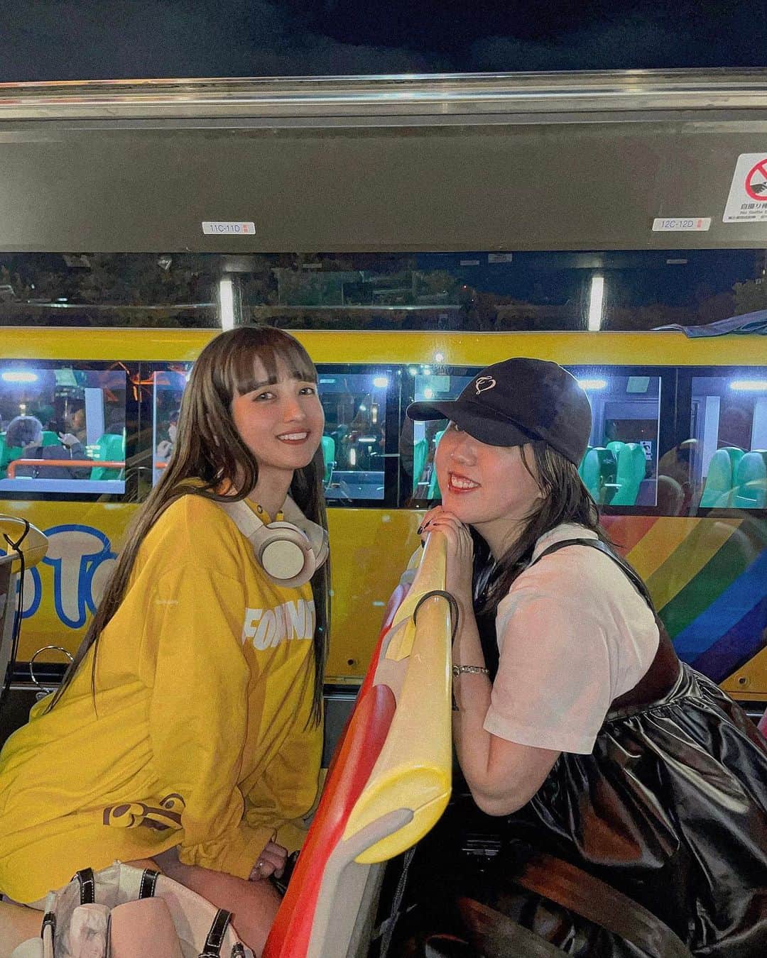 西井万理那さんのインスタグラム写真 - (西井万理那Instagram)「はとバスで夜の東京観光🗼笑 旗もってるひとについてくのなんかシュールでうけた、」10月13日 22時19分 - namahamu0822