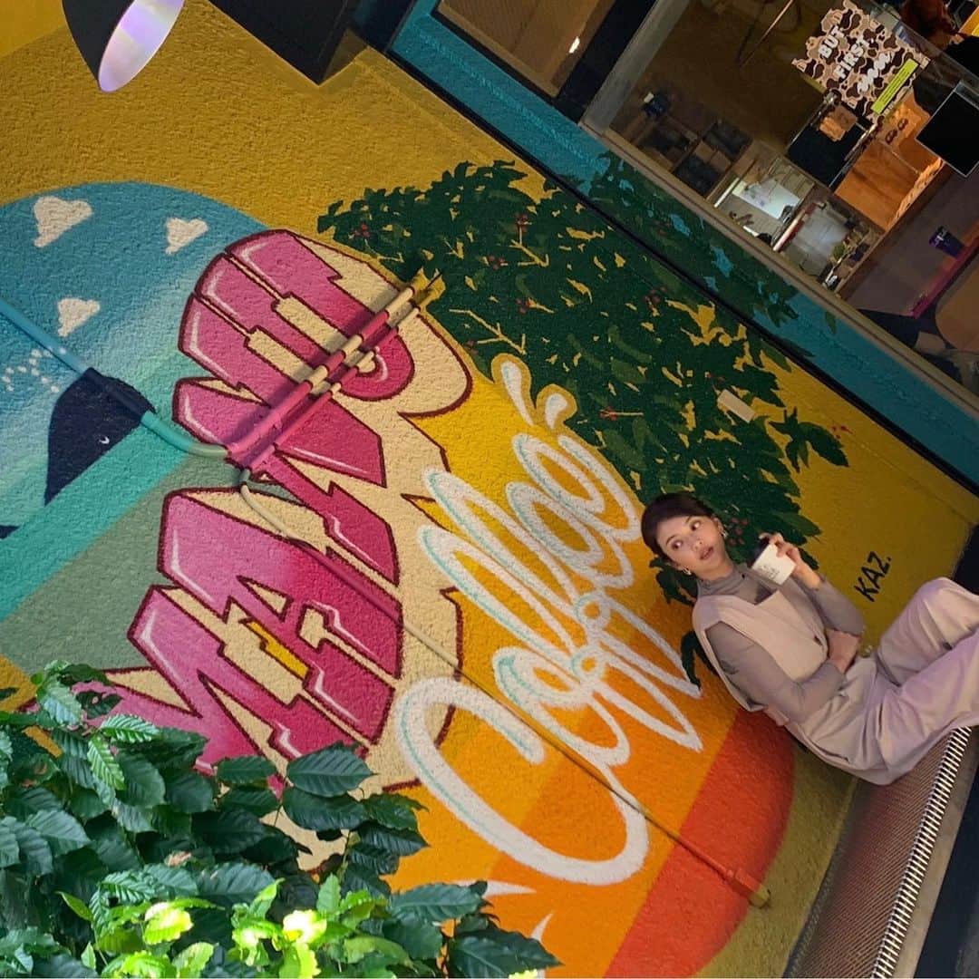 田中道子さんのインスタグラム写真 - (田中道子Instagram)「オリックスグループ公式「SMILE ON」にて、「アート×コーヒー」を巡り福岡で旅してきました✨🥰 福岡って本当にアート意識が高くて、どこを見ても素敵なアートが溢れてる！✨  今回はクロスライフ博多柳橋 @crosslife_jp_official を拠点に巡りました☺️福岡は、アートを飾るカフェがたくさんあってビックリ！☕️福岡が一気に大好きになったよ❤️✨ 他の情報は公式アカウント @orix_smile_on に載ってるのでぜひ観てみてね😘✨  #pr」10月13日 22時21分 - michikotanaka_official