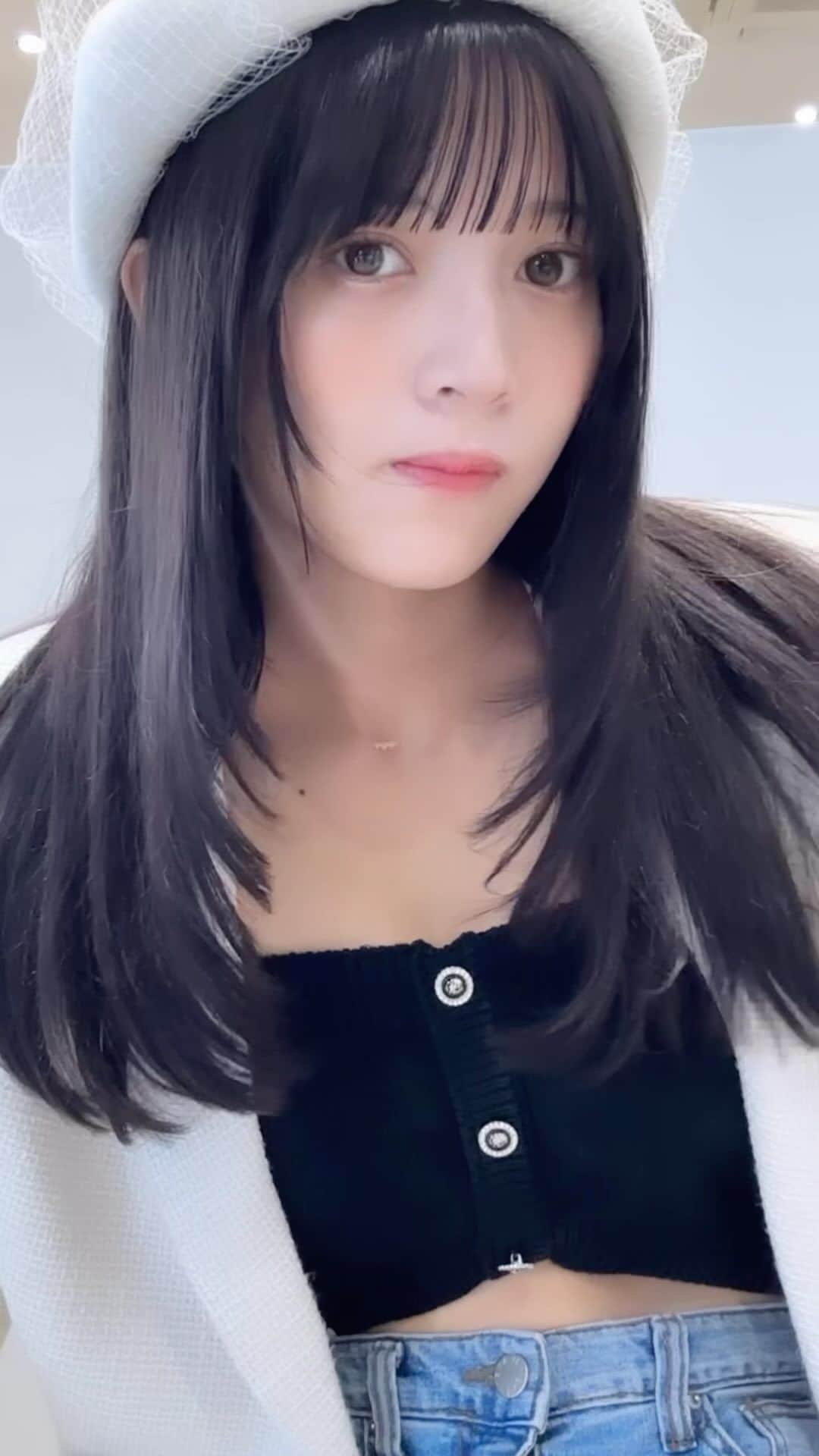 のインスタグラム：「もう冬近づいてきてるね🤍🤍」