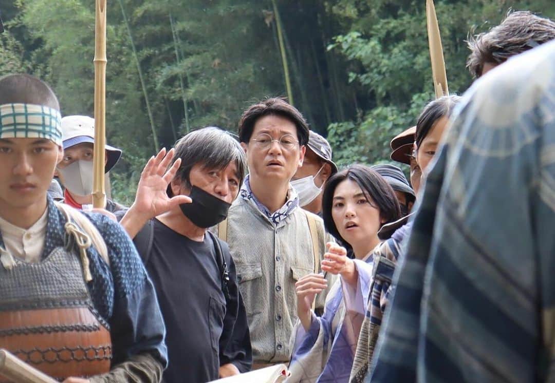 田中麗奈さんのインスタグラム写真 - (田中麗奈Instagram)「韓国で開催された 第28回釜山国際映画祭で 『福田村事件』がニューカレンツ部門の最優秀作品賞を受賞しました！  最初にこの朗報を聞いた時、うれしさと同時に驚きもありました。  それは韓国の方にこの作品がどのように受け止めていただけるのか、少し不安もあったからです。  ですが、映画という芸術の世界できっと伝わるはずだという希望を抱き、淡い期待も持っていたのも本音です。  　この作品は、大正時代、朝鮮の方々が日本に移り住み踏ん張って暮らしている中、関東大震災という未曾有の事態での混乱の後に起きた出来事。 この事実を、韓国の方と共有出来たこと。 どんな意見だとしても、私はそれがとても価値のある事だと思います。  　一人の俳優として、この映画に 参加できたことを誇りに思います。  これからも私たちは、映画というフィールドを通して何かを起こせる。  そう実感できた、大きな受賞だと思います。  映画はまだ上映されていますし、 これから上映されるところもあるので、 まだご覧になってない皆さん 是非劇場で 福田村事件を目撃して下さい！  #釜山映画祭 #부산영화제  #SEPTEMBER1923　  #福田村事件　  #2023BIFF #森達也 監督 #井浦新 さん」10月14日 9時22分 - renatanaka07
