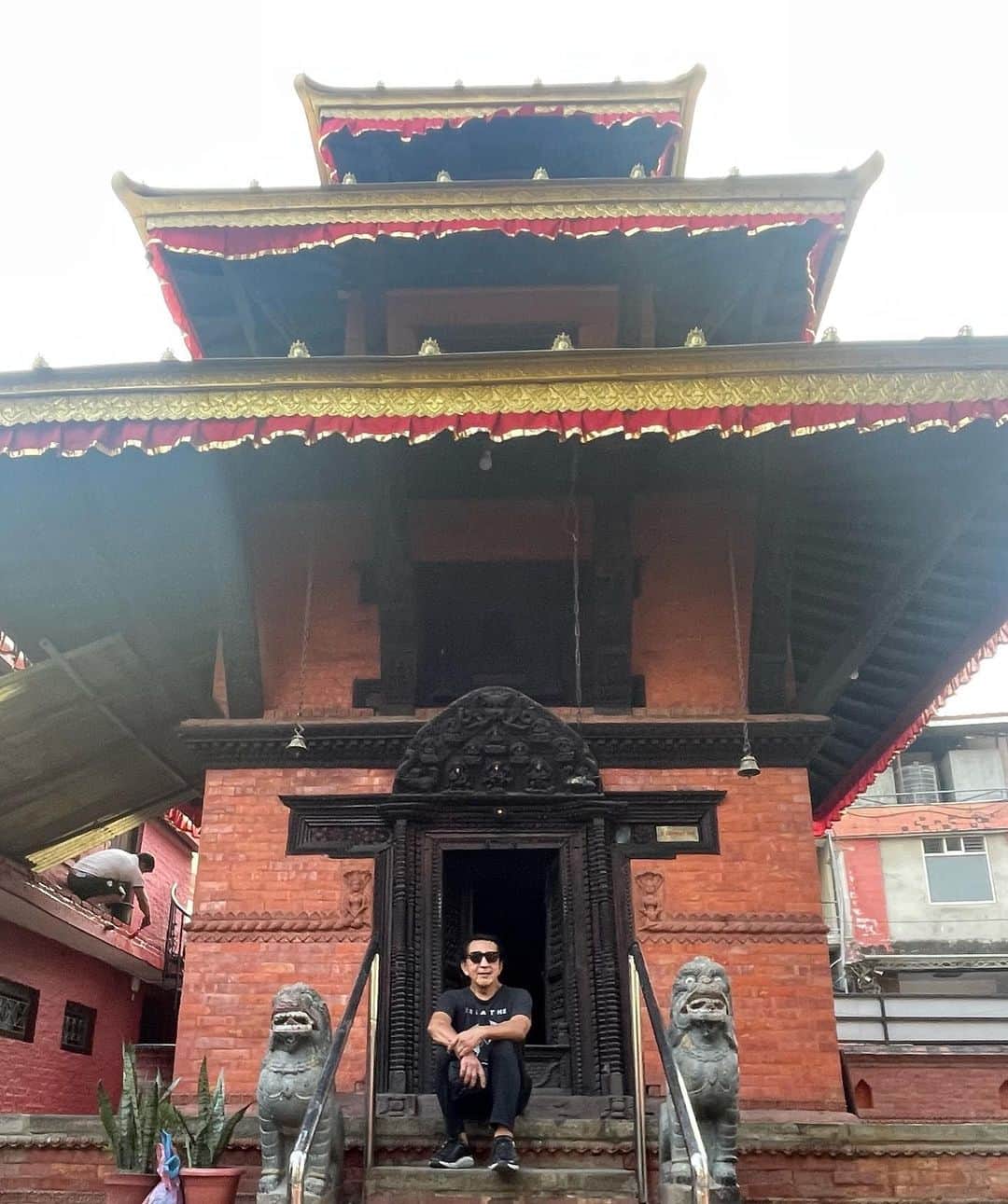 Ken Harakumaのインスタグラム：「Tri-Devi Templeカトマンズ。 @international_yoga_center」